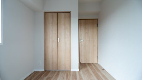 各居室にクローゼットを設けました。