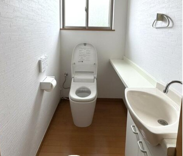 温水洗浄便座付きでお手入れもしやすいです。