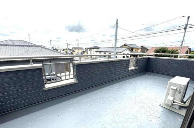 南向きのバルコニーではお洗濯物干しにも助かります