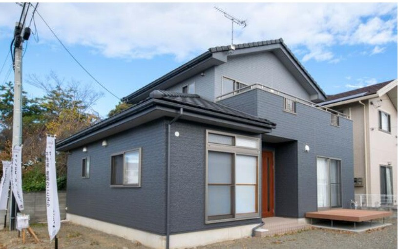 外壁塗装済！　お車３台可能