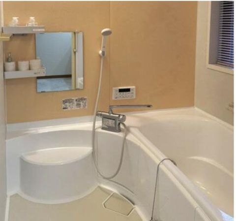 ひろびろとした綺麗なお風呂はお仕事の疲れを癒すのにもってこいなのでついつい長風呂してしまう空間に。