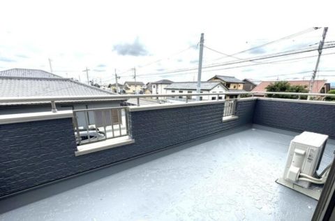 南向きのバルコニーではお洗濯物干しにも助かります