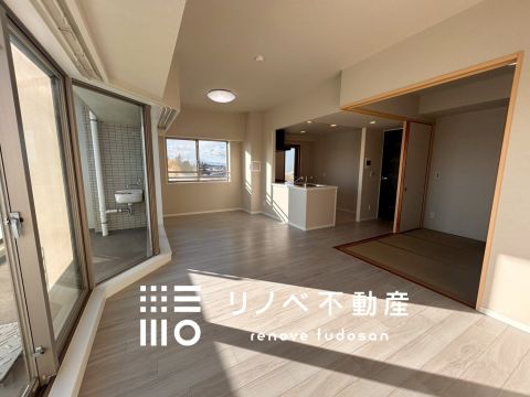 リビング12.7帖とオープン和室4.5帖、開放感あふれる居心地