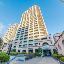 【外観写真】新大久保駅徒歩6分！都心の利便性と住環境の良さを兼ね備えたマンションです。