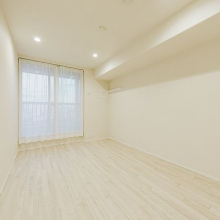 【洋室】バルコニーに面した、明るいお部屋です。