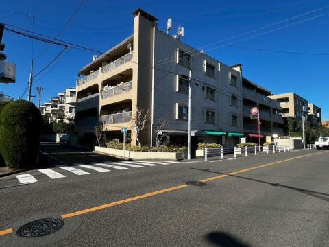 「都立大学」駅徒歩13分、駒沢オリンピック公園近くの落ち着いた住環境。