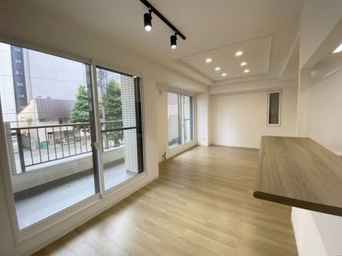 地下鉄西18丁目駅徒歩2分の好立地のお部屋です！南西向き角部屋。ぜひ内覧で実際に体感してください！