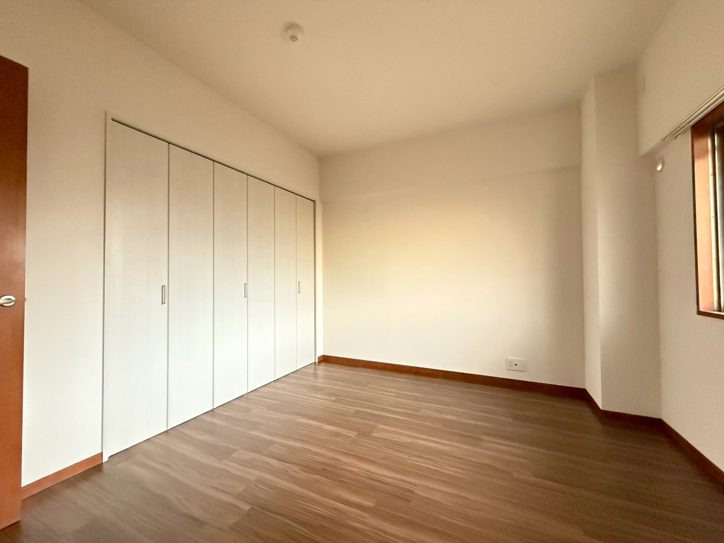 洋室（北側7帖）