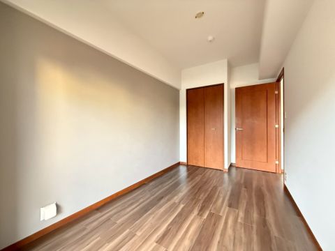 洋室（南側5.7帖）