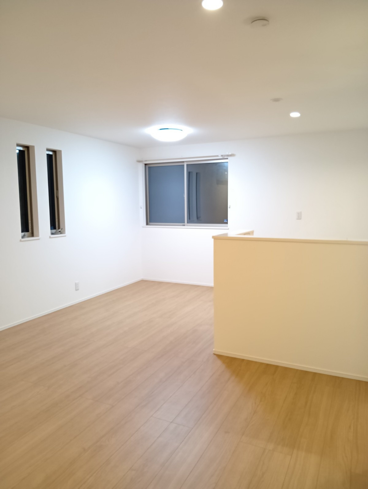 ビルトインタイプの食洗器付き対面キッチン