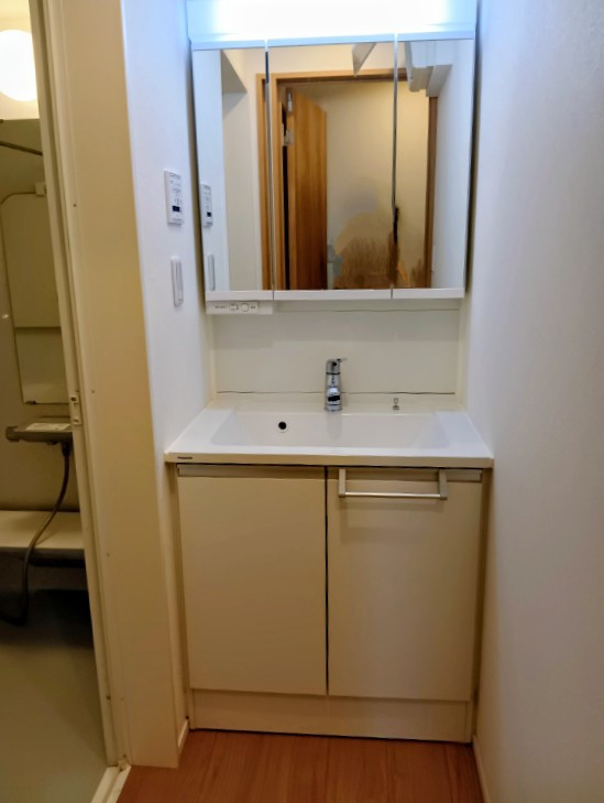 収納たっぷり洗面台