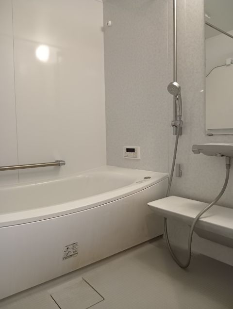 広々としたサイズでお子様もご一緒に入れるサイズです。日々の疲れを癒すことができます。