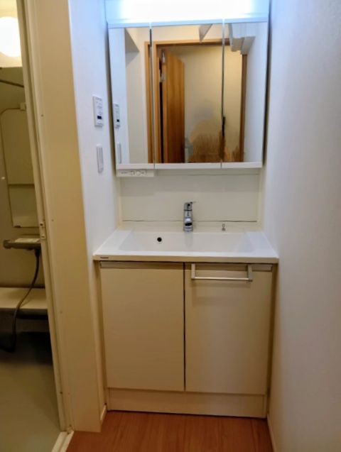 収納たっぷり洗面台