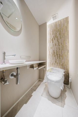 【トイレ】手洗い、カウンター付き。