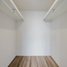 【WIC】かさばりやすい衣類やキャリーケースなどたっぷり収納。お部屋がすっきり片付きます。