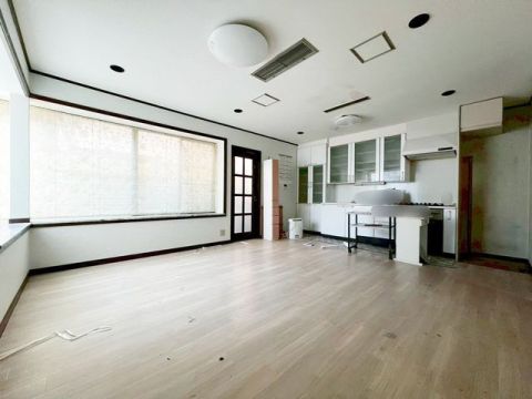 【二世帯住宅向き】各階にLDKや水廻り設備がある2階建て住宅