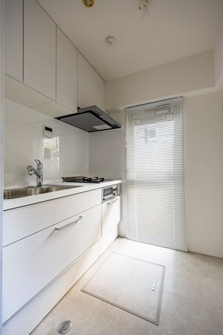 【キッチン】 使い勝手の良い、シンプルなキッチン。