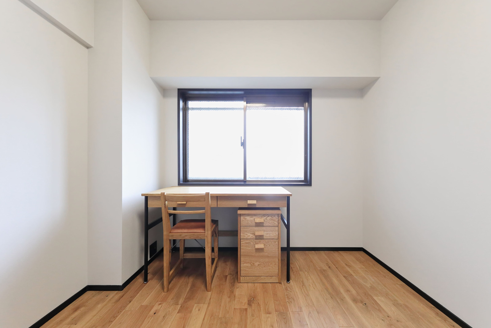 お子様のお部屋としても、ワーキングスペースとしてもおすすめのお部屋です。