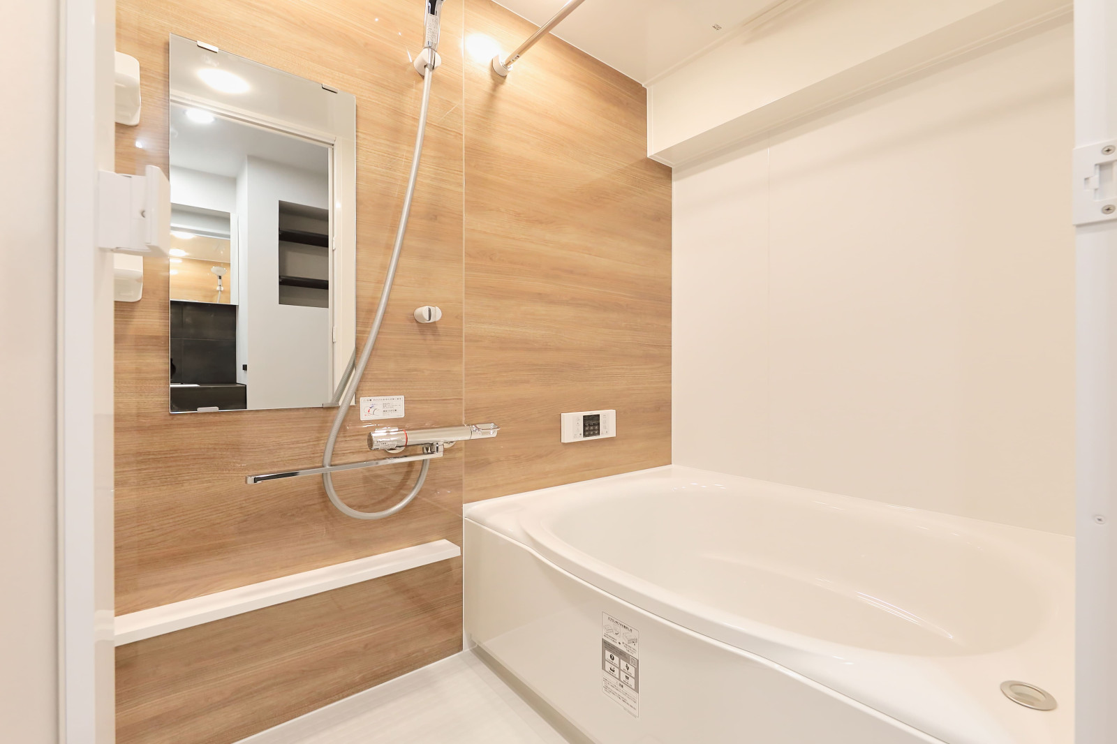 浴室も新品交換済みです。
