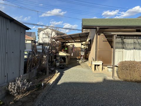 カーポート付きでなので愛車を雪、雨風、紫外線から守れます。