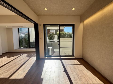 オープン棚で見せる収納