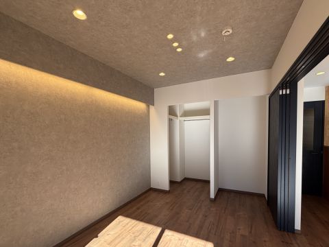 間接照明が落ち着く空間を生み出してくれます