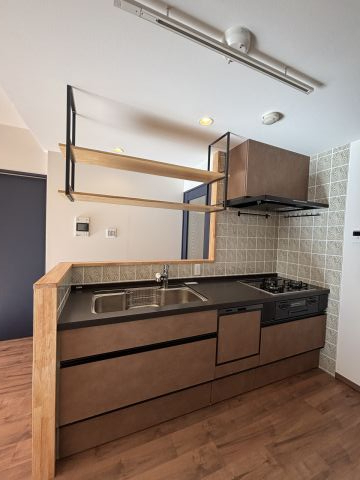 オープン棚で見せる収納