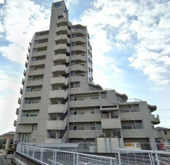 人気の３LDK　広いバルコニーが特徴のマンション