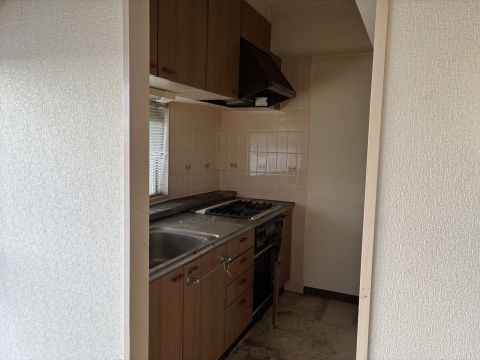 調理中の匂いや煙がリビングに広がりにくい独立キッチン