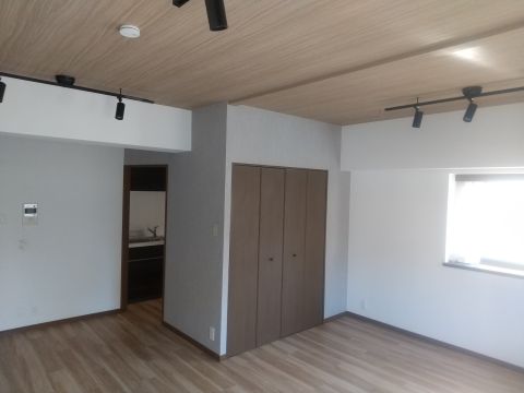 リビングダイニングに大きな収納