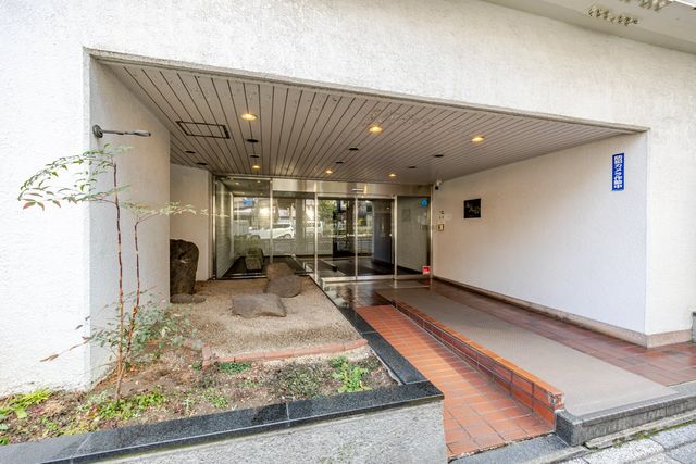 【エントランス】