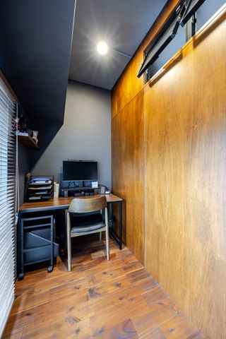 【ワークスペース】スペースを有効活用したワークスペースがあります。お仕事だけではなく、読書や手芸、ア