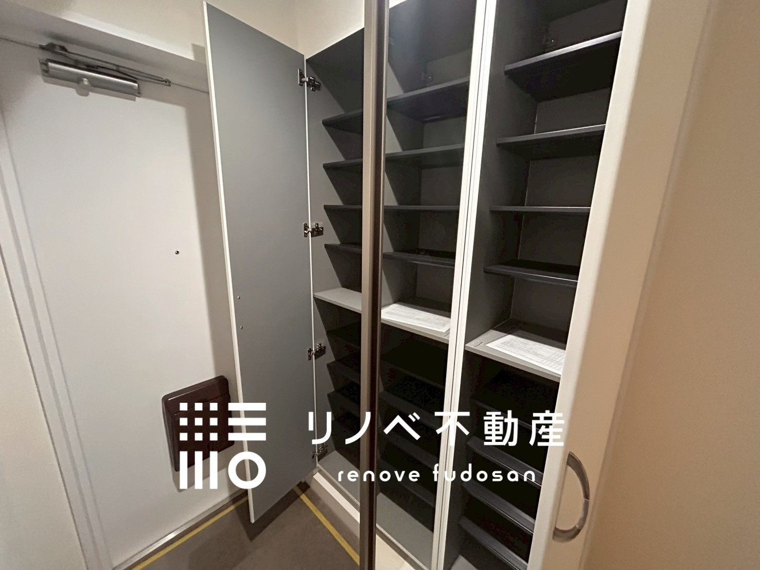 たくさん靴を置けるシューズボックス♪