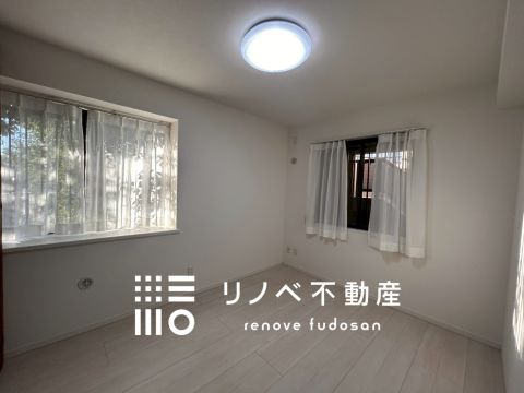 玄関すぐ近くの洋室6帖