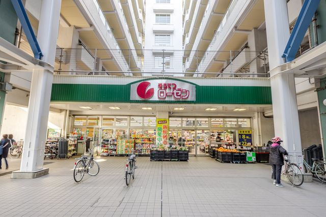 そうてつローゼン河原町店 10m