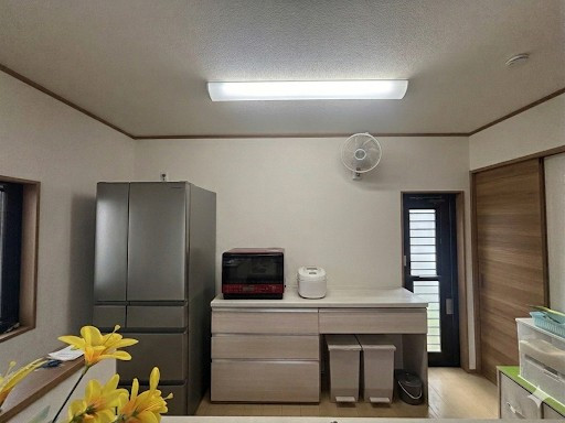 ゴミ箱すぽーすも考え抜かれた専用設計。デッドスペースをなくすことで、すっきりとしたキッチンを保てます。