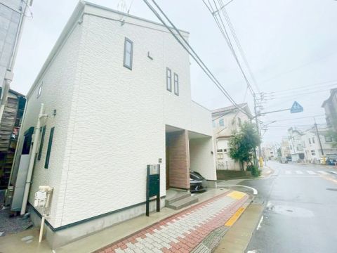 ロフト付きの2階建て中古住宅♪