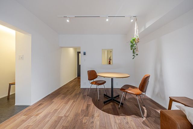 【リビングダイニング】約9.5帖新しさは設備や家事動線に寄せてアップデート※配置されている家具類は、販売