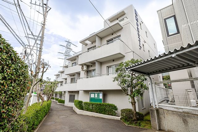 【外観写真】妙蓮寺駅徒歩12分！駅前のお買い物エリアも充実しています。