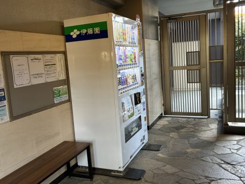 自動販売機がエントランスに