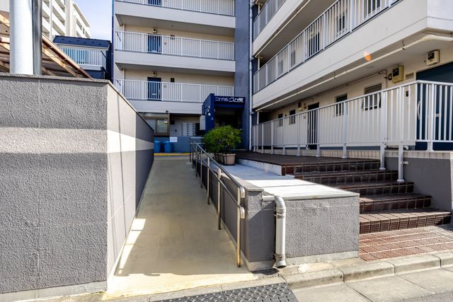 【エントランス】