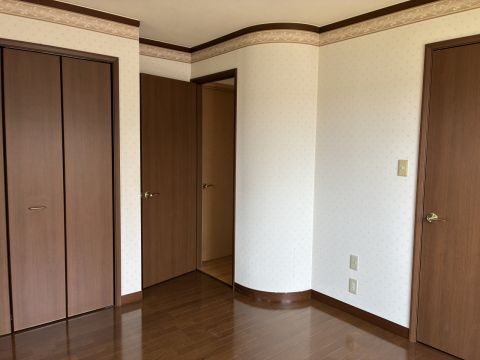 部屋ごとに設けた収納は住みやすさへのこだわり