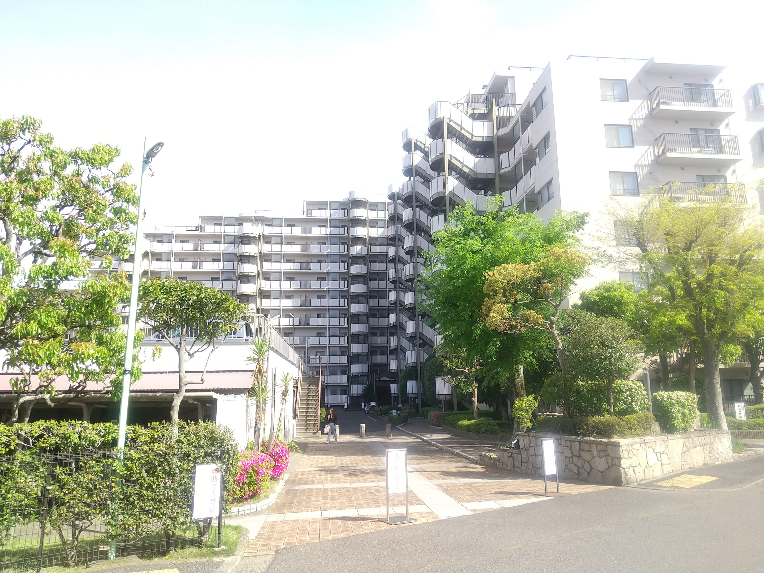 重厚感漂う管理体制良好な大規模マンション