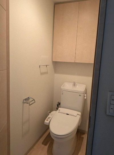 温水洗浄便座付きなので冬場でも冷たい便座に座る必要がありません。