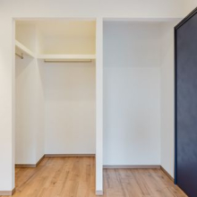 【収納】ハンガーパイプと枕棚があるので効率良く収納ができます。大きめな荷物も入りそうです。