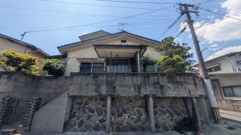 角地で開放的な土地です。
