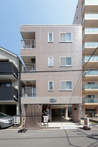 【1棟収益×満室稼働中】1階店舗+2～4階女性専用居住区のオーナーチェンジ物件