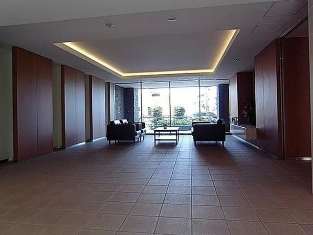 【エントランスホール】