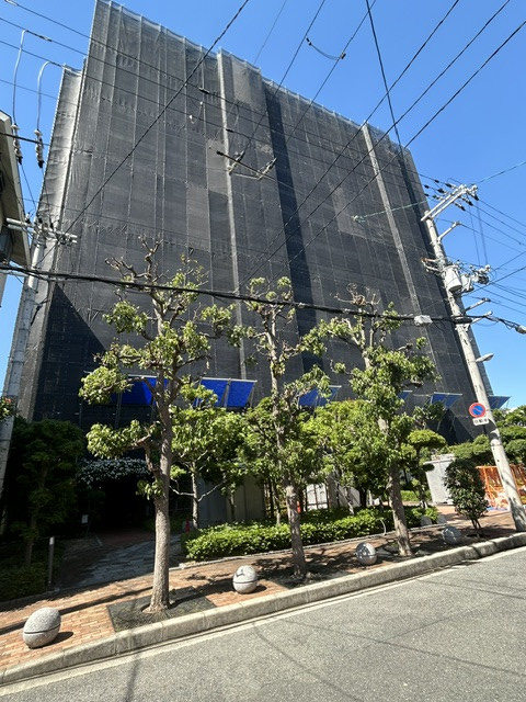 外観、大規模修繕工事中