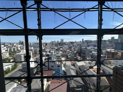 バルコニーからの眺望、大規模修繕工事中